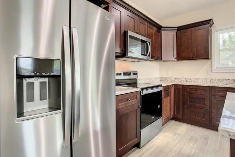 Townhouse in Tampa, Florida 3 bedrooms, 138.98 sq.m. № 1736945 - photo 26