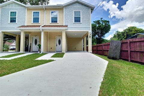 Townhouse in Tampa, Florida 3 bedrooms, 138.98 sq.m. № 1736945 - photo 4