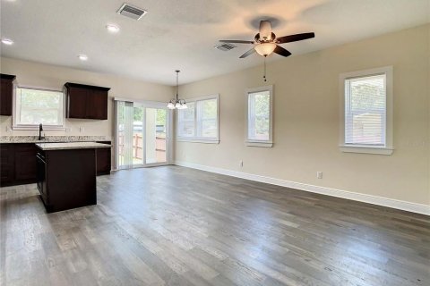 Townhouse in Tampa, Florida 3 bedrooms, 138.98 sq.m. № 1736945 - photo 13