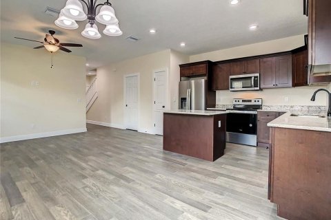Townhouse in Tampa, Florida 3 bedrooms, 138.98 sq.m. № 1736945 - photo 17