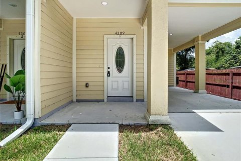 Townhouse in Tampa, Florida 3 bedrooms, 138.98 sq.m. № 1736945 - photo 6