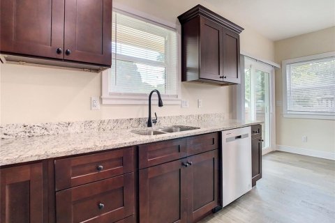 Townhouse in Tampa, Florida 3 bedrooms, 138.98 sq.m. № 1736945 - photo 28