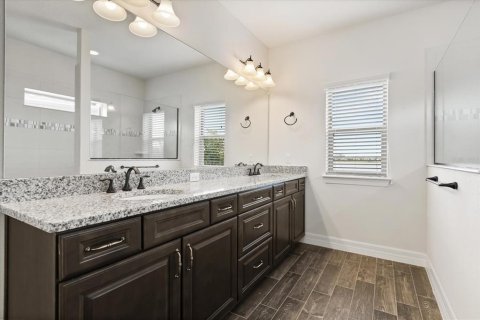 Casa en alquiler en Orlando, Florida, 4 dormitorios, 321.53 m2 № 1844507 - foto 22