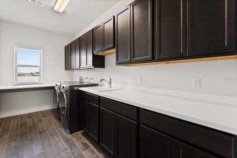 Casa en alquiler en Orlando, Florida, 4 dormitorios, 321.53 m2 № 1844507 - foto 28