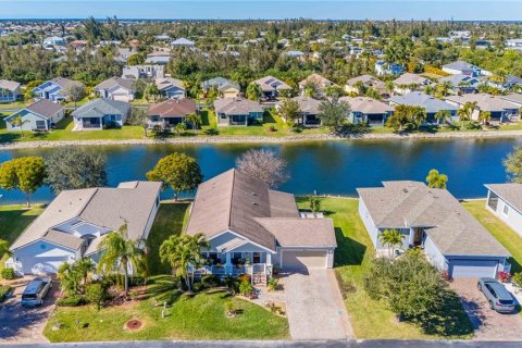 House in Punta Gorda, Florida 3 bedrooms, 192.31 sq.m. № 2217282