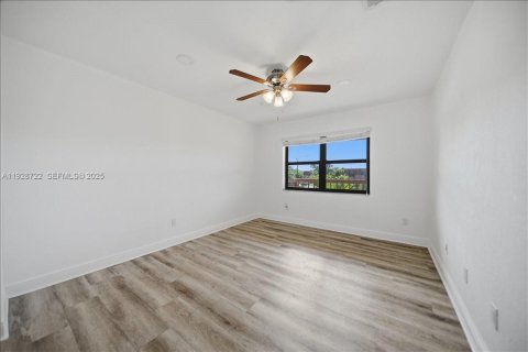 Condo in Hialeah, Florida, 3 bedrooms  № 1987198 - photo 15