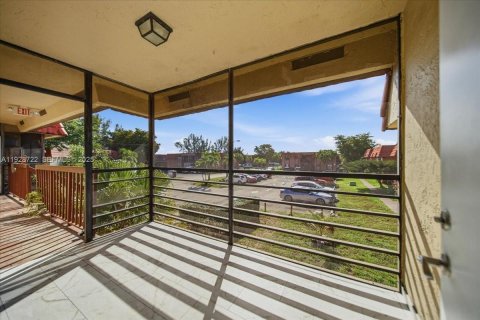 Condo in Hialeah, Florida, 3 bedrooms  № 1987198 - photo 5