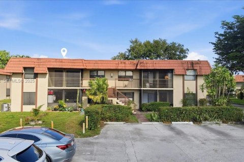 Condo in Hialeah, Florida, 3 bedrooms  № 1987198