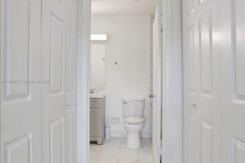 Condo in Hialeah, Florida, 3 bedrooms  № 1987198 - photo 20