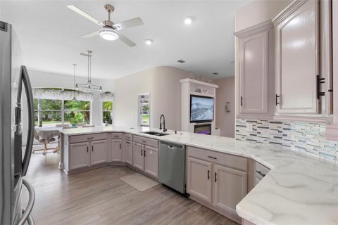 House in Palm Coast, Florida 3 bedrooms, 235.69 sq.m. № 1898594 - photo 9