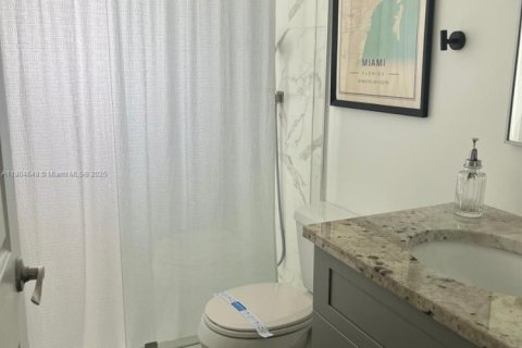 Снять в аренду кондоминиум в Майами, Флорида 2 спальни, 94.76м2, № 1955821 - фото 12
