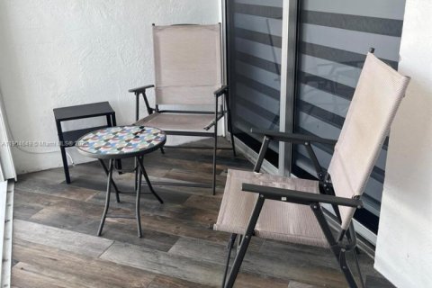 Снять в аренду кондоминиум в Майами, Флорида 2 спальни, 94.76м2, № 1955821 - фото 15