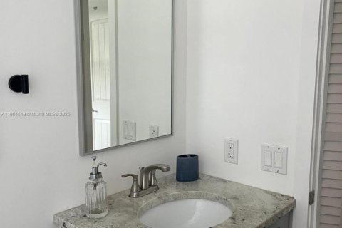 Снять в аренду кондоминиум в Майами, Флорида 2 спальни, 94.76м2, № 1955821 - фото 13