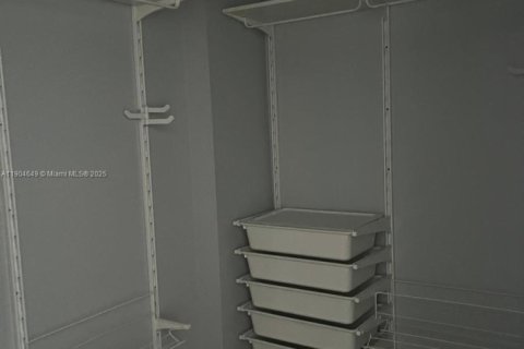 Снять в аренду кондоминиум в Майами, Флорида 2 спальни, 94.76м2, № 1955821 - фото 6