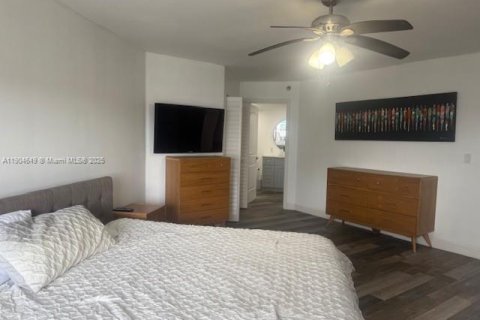 Снять в аренду кондоминиум в Майами, Флорида 2 спальни, 94.76м2, № 1955821 - фото 5