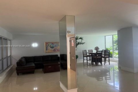 Снять в аренду кондоминиум в Майами, Флорида 2 спальни, 94.76м2, № 1955821 - фото 18