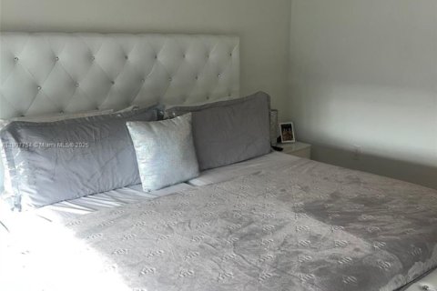 Apartment in Miami, Florida 1 bedroom, 78.97 sq.m. № 2012602 - photo 6