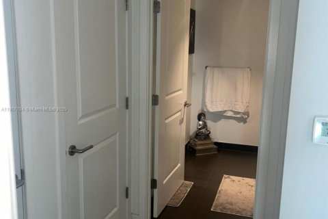 Apartment in Miami, Florida 1 bedroom, 78.97 sq.m. № 2012602 - photo 15