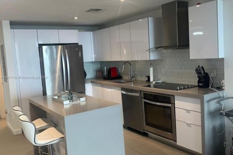 Apartment in Miami, Florida 1 bedroom, 78.97 sq.m. № 2012602 - photo 2