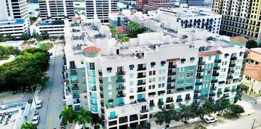 Condo in West Palm Beach, Florida, 2 bedrooms № 880633