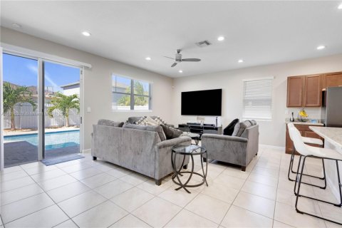 Купить виллу или дом в Хомстед, Флорида 4 спальни, 167.13м2, № 1944303 - фото 17