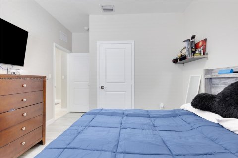 Купить виллу или дом в Хомстед, Флорида 4 спальни, 167.13м2, № 1944303 - фото 21