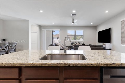 Купить виллу или дом в Хомстед, Флорида 4 спальни, 167.13м2, № 1944303 - фото 8