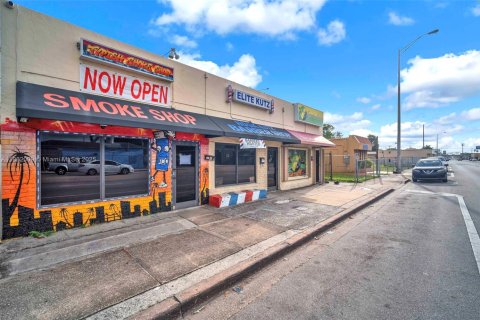 Propiedad comercial en venta en Miami, Florida № 1809229 - foto 25