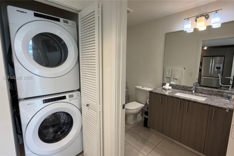Купить кондоминиум в Дорал, Флорида 1 спальня, 60.39м2, № 2057101 - фото 6