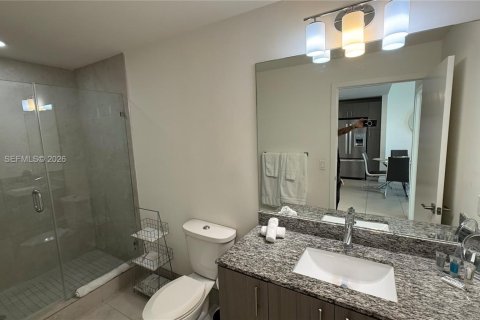 Купить кондоминиум в Дорал, Флорида 1 спальня, 60.39м2, № 2057101 - фото 10