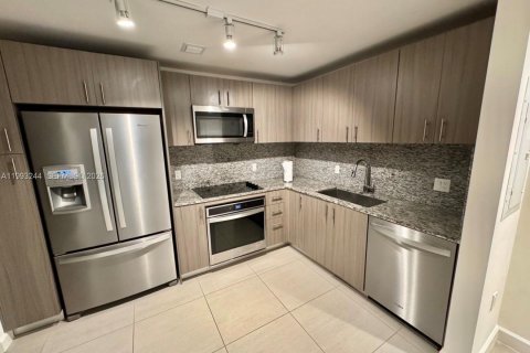 Купить кондоминиум в Дорал, Флорида 1 спальня, 60.39м2, № 2057101 - фото 5