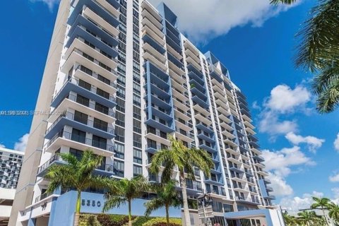 Кондоминиум с 1 спальней в Дорал, Флорида № 2057101