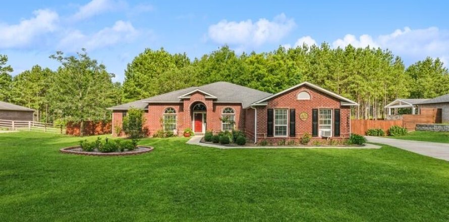 House in Laurel Hill, Florida 4 bedrooms, 249.35 sq.m. № 589954