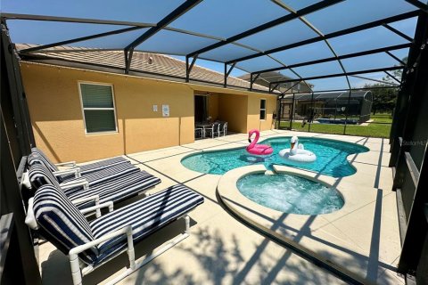 House in Kissimmee, Florida 6 bedrooms, 191.29 sq.m. № 2213956