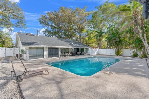 House in Plantation, Florida 3 bedrooms, 180.32 sq.m. № 2026114 - photo 24