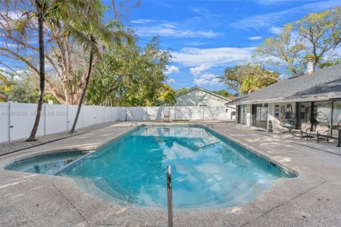 House in Plantation, Florida 3 bedrooms, 180.32 sq.m. № 2026114 - photo 26