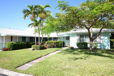 Immobilier commercial à Riviera Beach, Floride 3 pièces, 27.87 m2 № 2171593