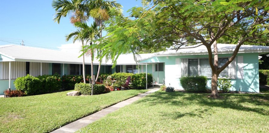 Immobilier commercial à Riviera Beach, Floride 3 pièces, 27.87 m2 № 2171593