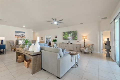 Casa en venta en Palm Coast, Florida, 3 dormitorios, 219.53 m2 № 1541501 - foto 8