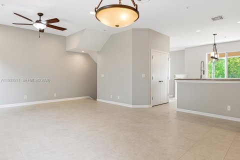 Touwnhouse à louer à Delray Beach, Floride: 4 chambres, 166.85 m2 № 1996549 - photo 2