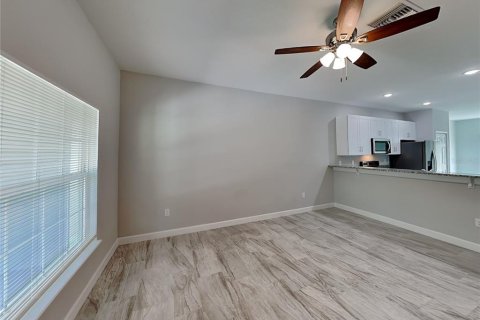 Apartamento en alquiler en Kissimmee, Florida, 3 dormitorios, 121.52 m2 № 1906496 - foto 4