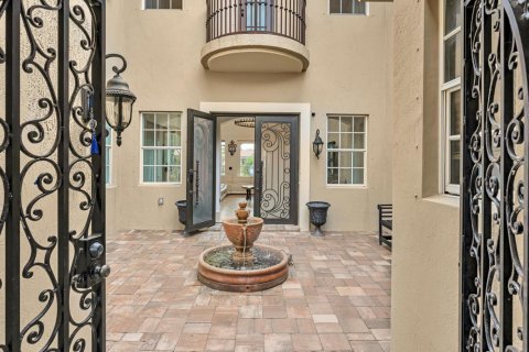 House in Parkland, Florida 5 bedrooms, 349.5 sq.m. № 2088054 - photo 6