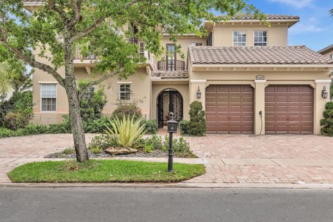 House in Parkland, Florida 5 bedrooms, 349.5 sq.m. № 2088054 - photo 2