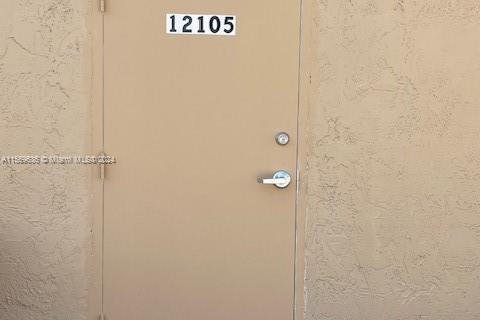 Magasin à Pembroke Pines, Floride № 1129297