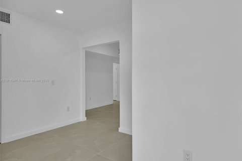 House in Delray Beach, Florida 2 bedrooms, 90.3 sq.m. № 1784035 - photo 18