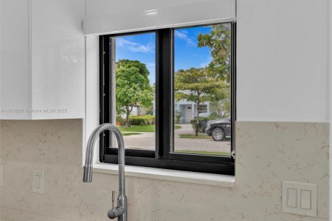 House in Delray Beach, Florida 2 bedrooms, 90.3 sq.m. № 1784035 - photo 9