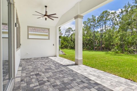 House in Palm Coast, Florida 3 bedrooms, 236.25 sq.m. № 2200569 - photo 29