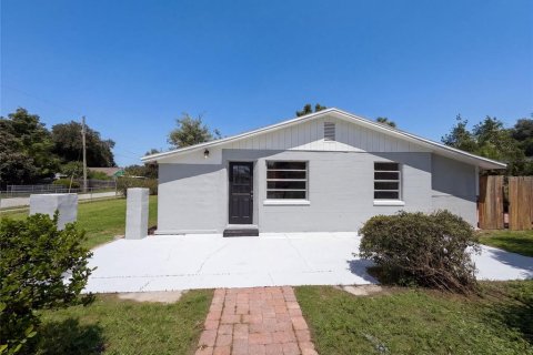 House in Tampa, Florida 3 bedrooms, 99.22 sq.m. № 2366648