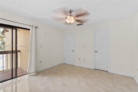 Copropriété à louer à Miami, Floride: 2 chambres, 82.68 m2 № 2064625 - photo 15