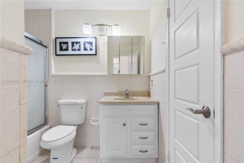 Copropriété à louer à Miami, Floride: 2 chambres, 82.68 m2 № 2064625 - photo 18